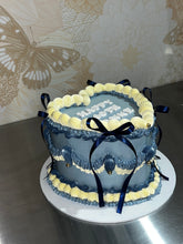 Load image into Gallery viewer, Vintage Cakes
