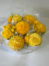Load image into Gallery viewer, Cupcake Bouquets
