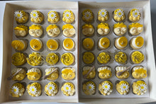 Load image into Gallery viewer, Cupcakes

