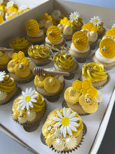 Load image into Gallery viewer, Cupcakes

