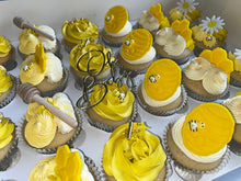 Load image into Gallery viewer, Cupcakes
